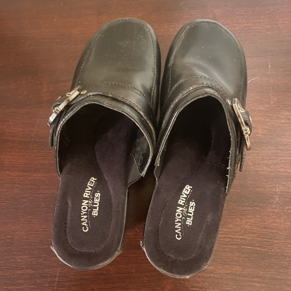 Women’s Size 7 M Cannon River Blues Slip On Dress Shoes Black Colored